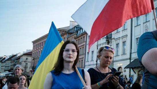 В Польше приняли закон о помощи украинцам