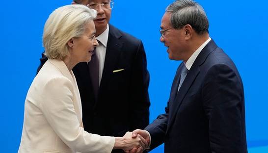 Глава ЄК закликала КНР спонукати РФ до переговорів