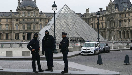 Во Франции задержали еще пятерых подозреваемых по делу об ограблении Лувра — всего семь человек