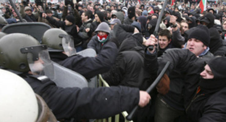 Болгария пошла по стопам Латвии: мирный митинг перерос в столкновения