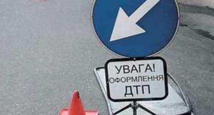 В Крыму автобус с 20 людьми упал со склона и "лег на крышу"