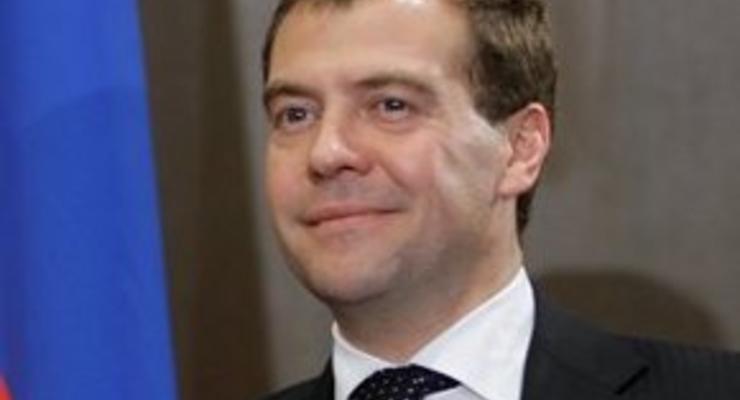 Медведев: Украина готова взять технологический газ по предоплате