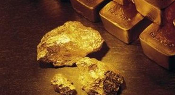 Рынок сырья: Падение на бирже вызвало скачок цен на золото