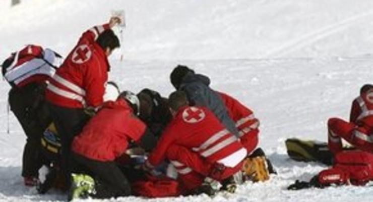 Пострадавшего горнолыжника из Швейцарии ввели в искусственную кому