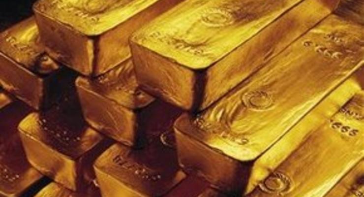 Рынок сырья: Золото выросло из-за падения на бирже