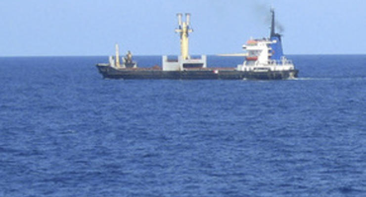 Сомалийские пираты освободили танкер с 28 членами экипажа