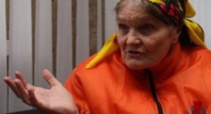 Баба Параска нашла выход из кризиса и перестала считать Януковича бандитом