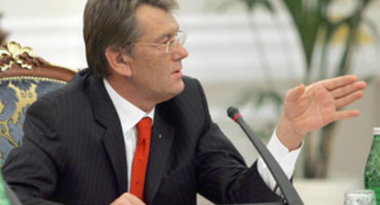 Ющенко: Банки и их клиенты должны поровну разделить риски