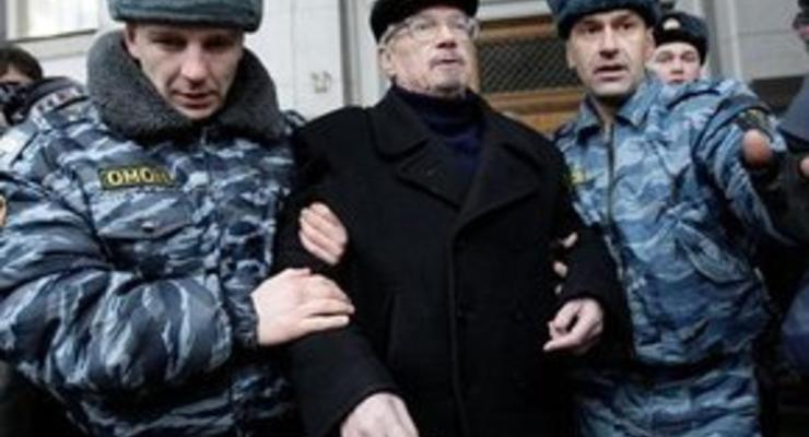 В центре Москвы задержан лидер нацболов Эдуард Лимонов