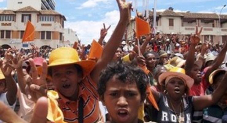 На Мадагаскаре расстреляли демонстрантов. Десятки погибших