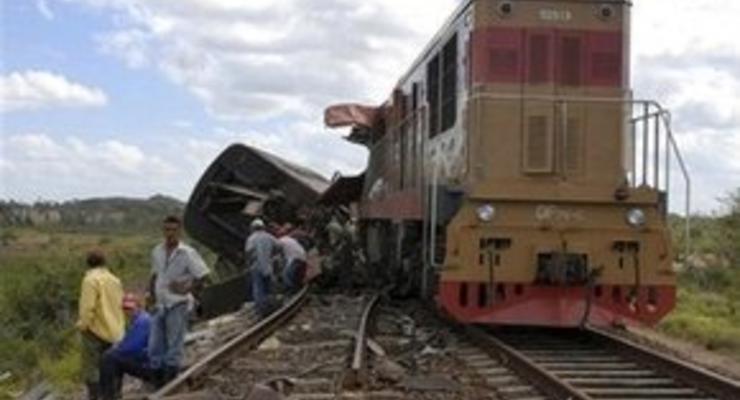 На Кубе пассажирские поезда врезались друг в друга