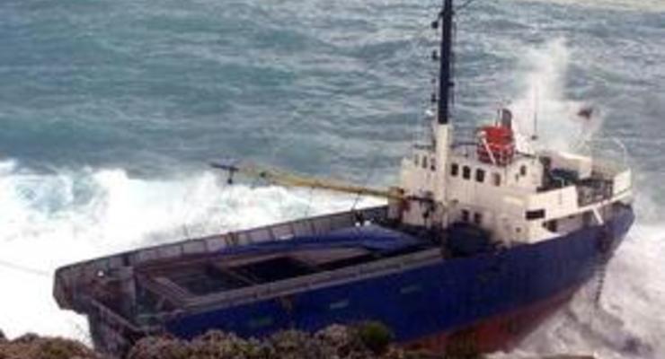 У берегов Китая затонуло грузовое судно: шесть человек пропали без вести