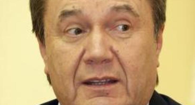 Янукович выступает против идеи перенести День Защитника Отечества с 23 февраля