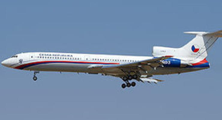 Из самолета президента Чехии слили топлива на 1 млн евро