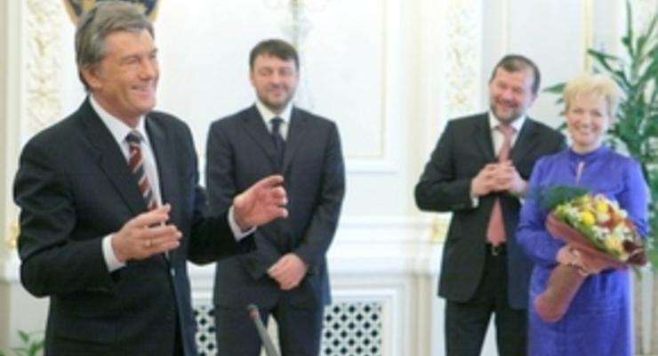 СМИ: Ющенко угощал гостей бельгийским пивом и текилой