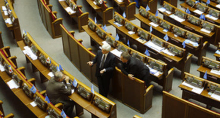 Дело: Украина платит пенсии 800 экс-депутатам
