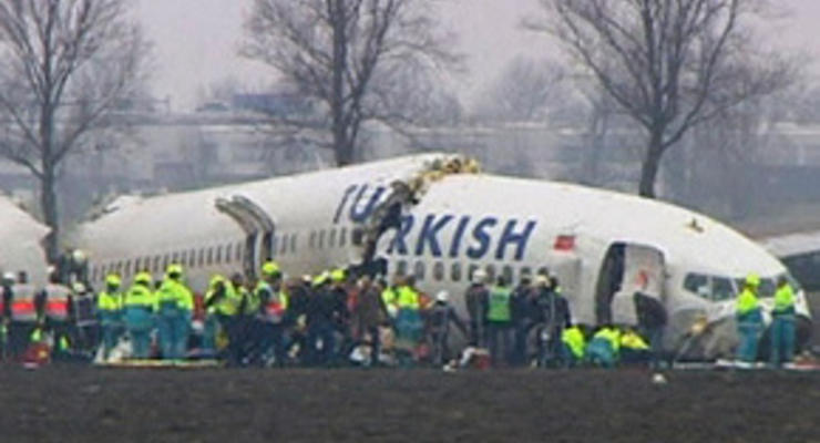 СМИ: Самолет упал в Амстердаме из-за нехватки топлива