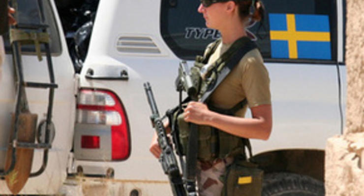 Элитных шведских спецназовцев отстранили за обнаженную фотосессию со служебным оружием