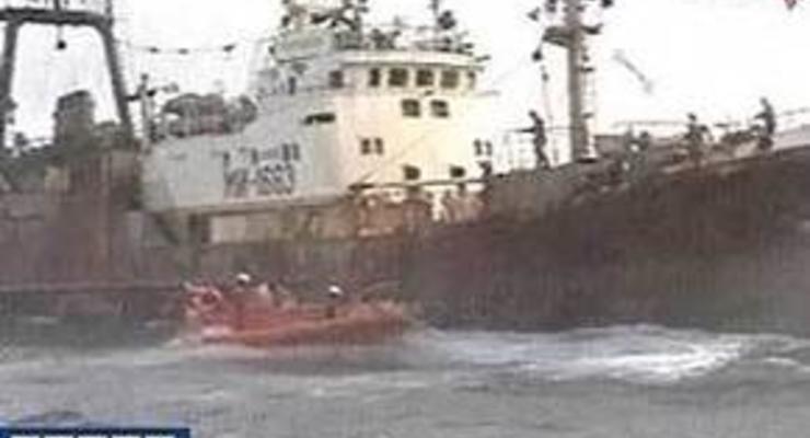 В Охотском море два траулера РФ запутались в сетях
