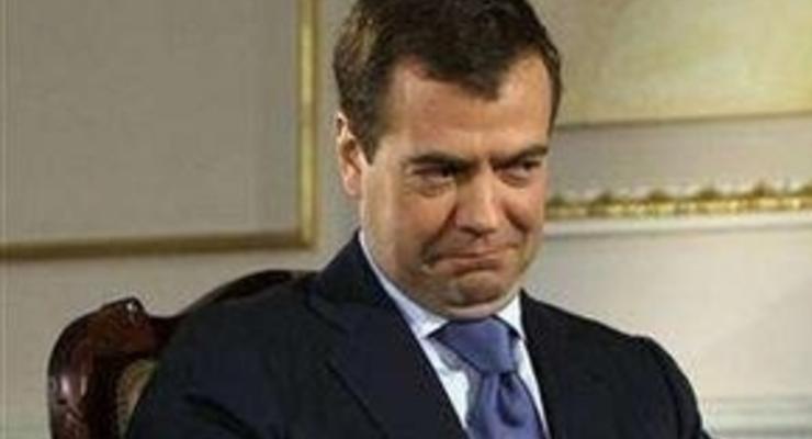 Медведев: Оппозиции в России никто рот не закрывает