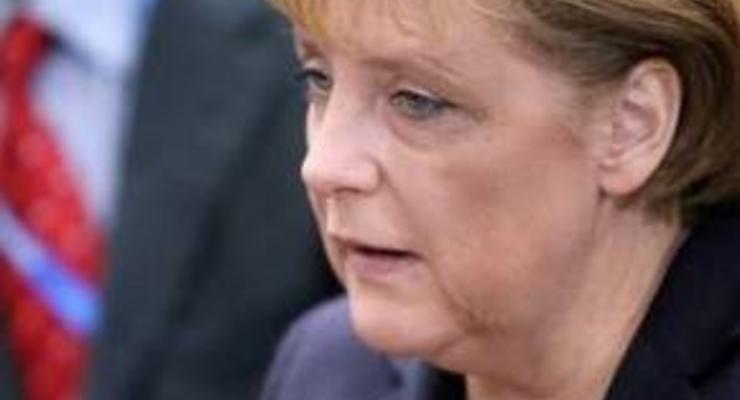 СМИ: Самолет Меркель совершил аварийную посадку
