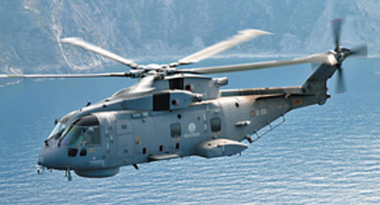 Вертолет ВВС Ирландии с министром на борту потерял в полете дверь