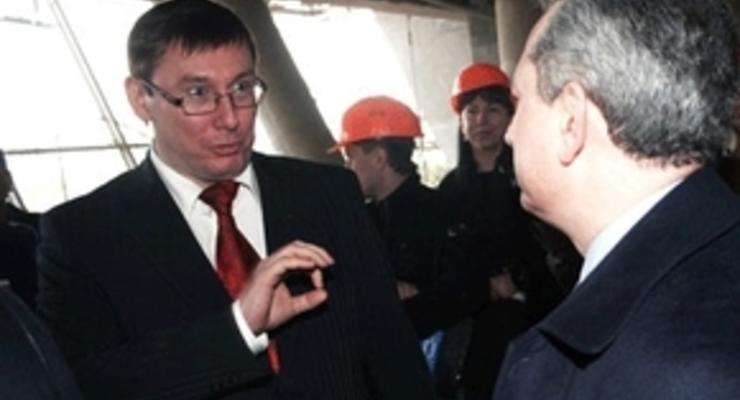 Партия регионов требует наказать Луценко за преследования Колесникова