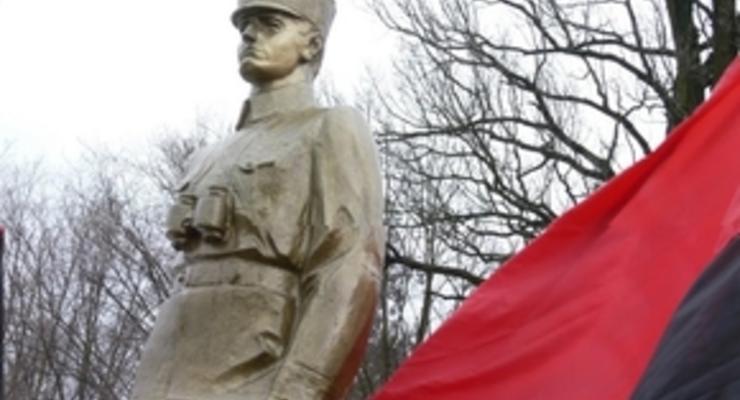 Во Львове открывают памятник Шухевичу