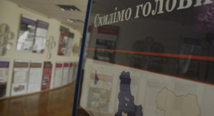 Телеканал Вести назвал севастопольскую выставку о Голодоморе фальшивкой