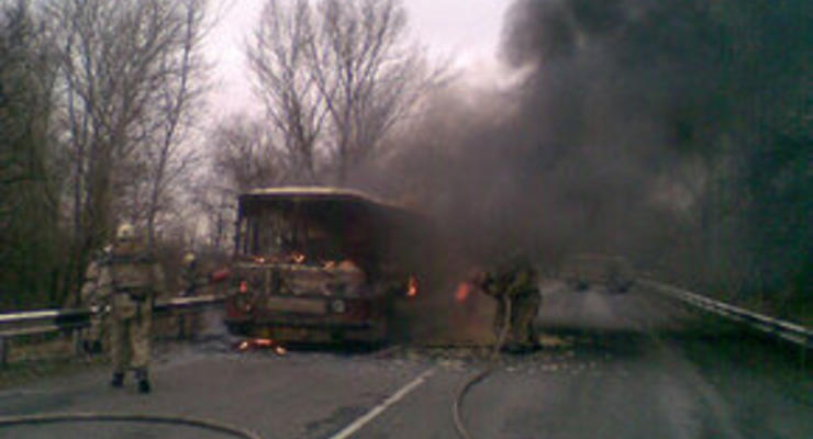 Кабмин выяснил причину пожара в автобусе, в результате которого погибли люди