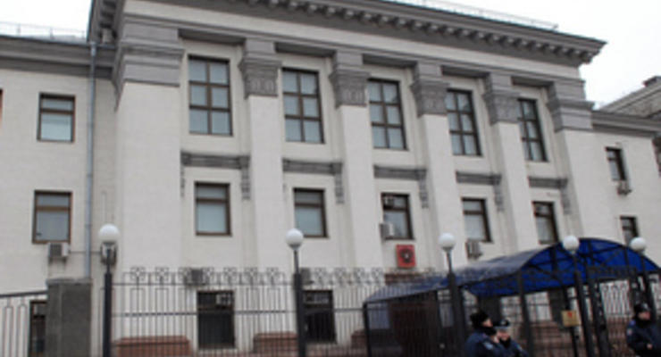 Посольство РФ в Украине выразило протест против "хулиганских антироссийских действий"