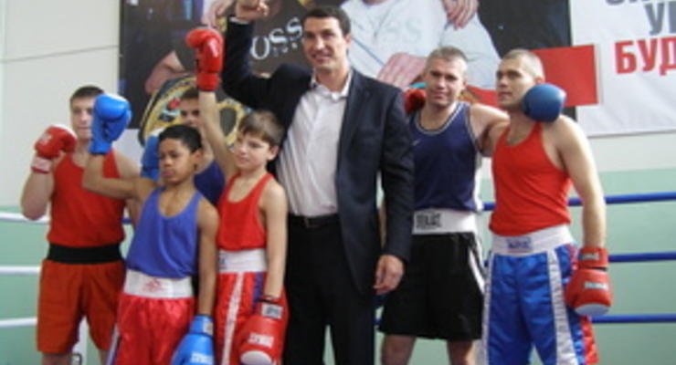 Владимир Кличко открыл боксерский зал в своем родном университете