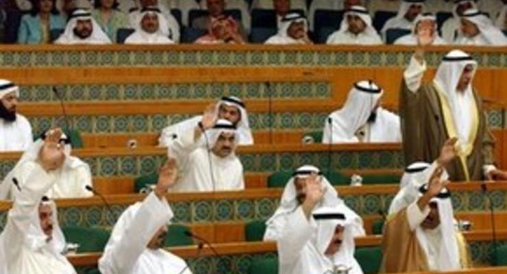 Эмир Кувейта принял отставку кабинета министров
