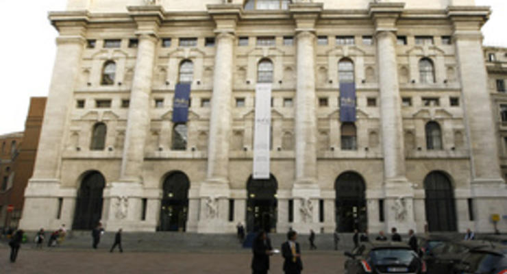 Итальянская порноактриса разделась в здании Миланской биржи