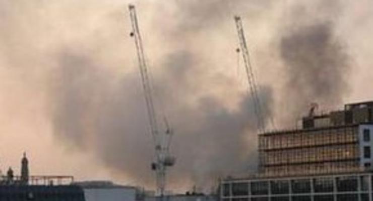 В лондонском Сити  более десяти часов продолжается тушение крупного пожара