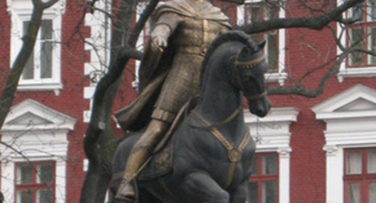 В Киев привезли копию короны Даниила Галицкого