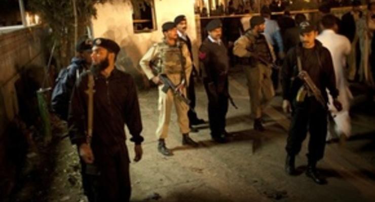 В Пакистане взорвали полицейский участок: три человека погибли