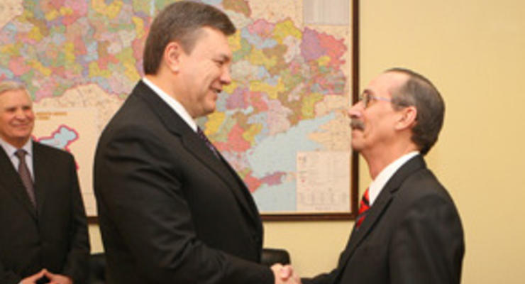 Янукович: Украина должна объединить газовые интересы ЕС и России