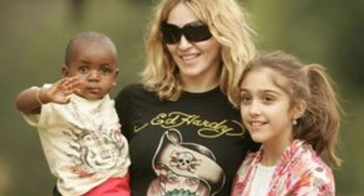 Мадонна прилетела в Малави для усыновления второго ребенка