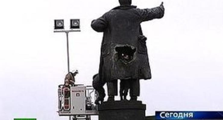 В Петербурге взорвали памятник Ленину