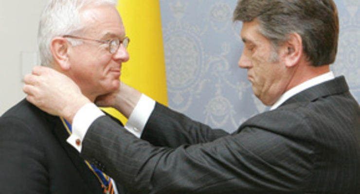 Ющенко вручил Поттерингу орден за правду о Голодоморе
