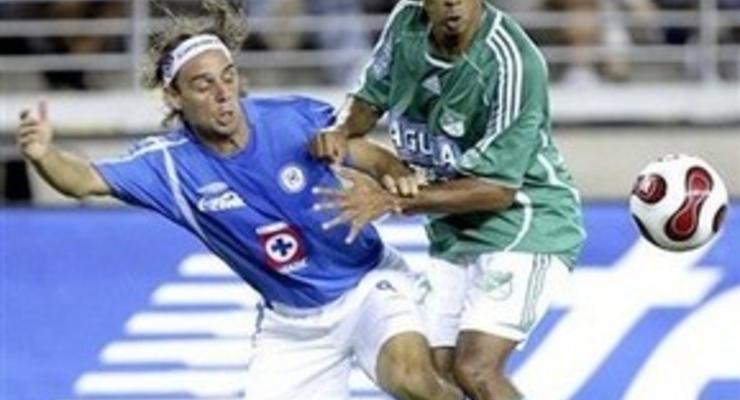 Болельщики нанесли повреждения колумбийскому футболисту