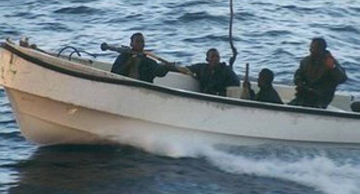 Сомалийские пираты пленили еще двоих украинцев