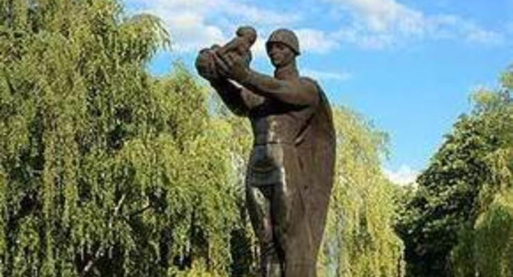 Спикер Крыма возмущен планами демонтажа памятника советскому воину в Стрые