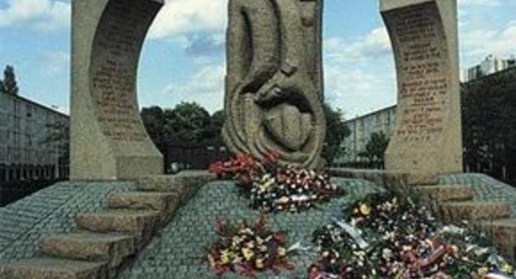 Во Франции осквернили памятник жертвам концлагеря