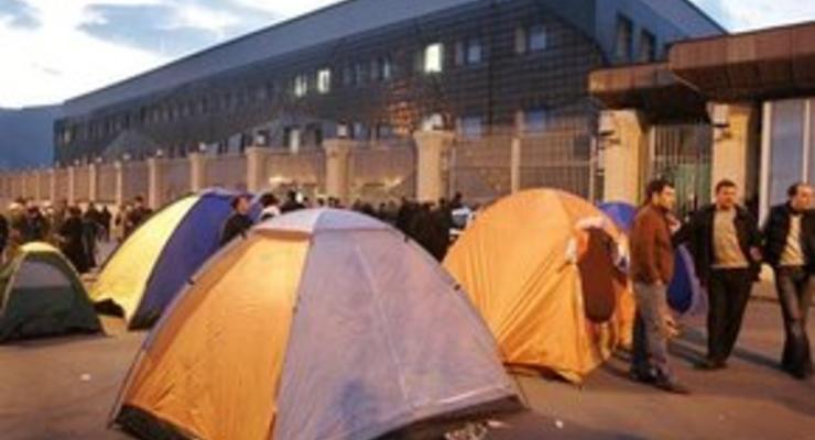 Грузинская оппозиция разбила палаточный городок у резиденции Саакашвили