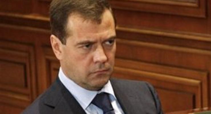 Медведев назвал решение НАТО об учениях в Грузии близоруким