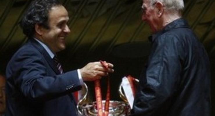Платини вручит Чарльтону президентскую награду УЕФА