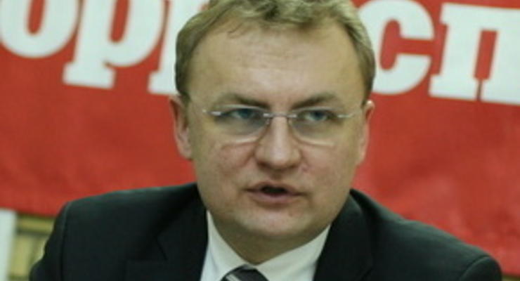 СМИ: Мэр Львова поддержит на выборах Януковича