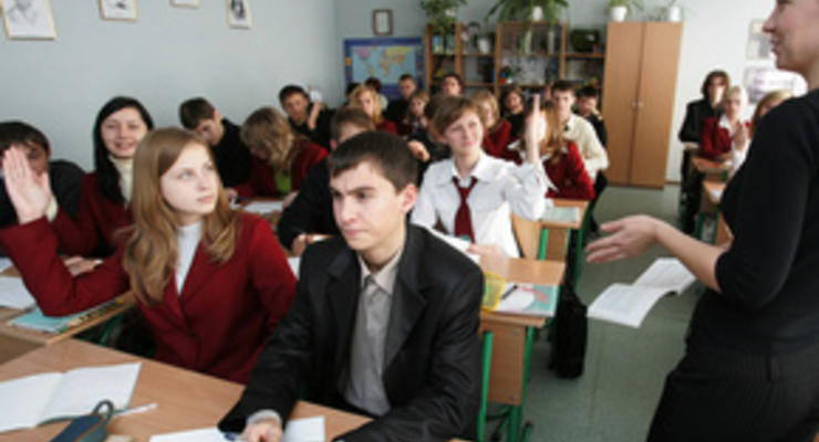 Занятия в киевских школах и вузах возобновят в среду